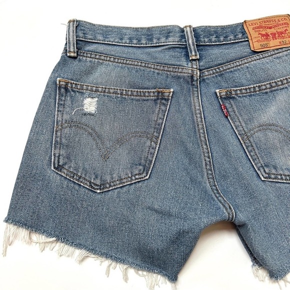 Levi’s Custom Distressed Cotton Cut Off Denim Jean Shorts, Size Medium - Picture 6 of 11